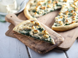 Roasted Garlic White Pizza with Macadamia Ricotta Salata & Spinach