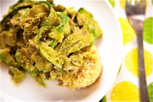 Zucchini Pasta with Pesto & Mushrooms 