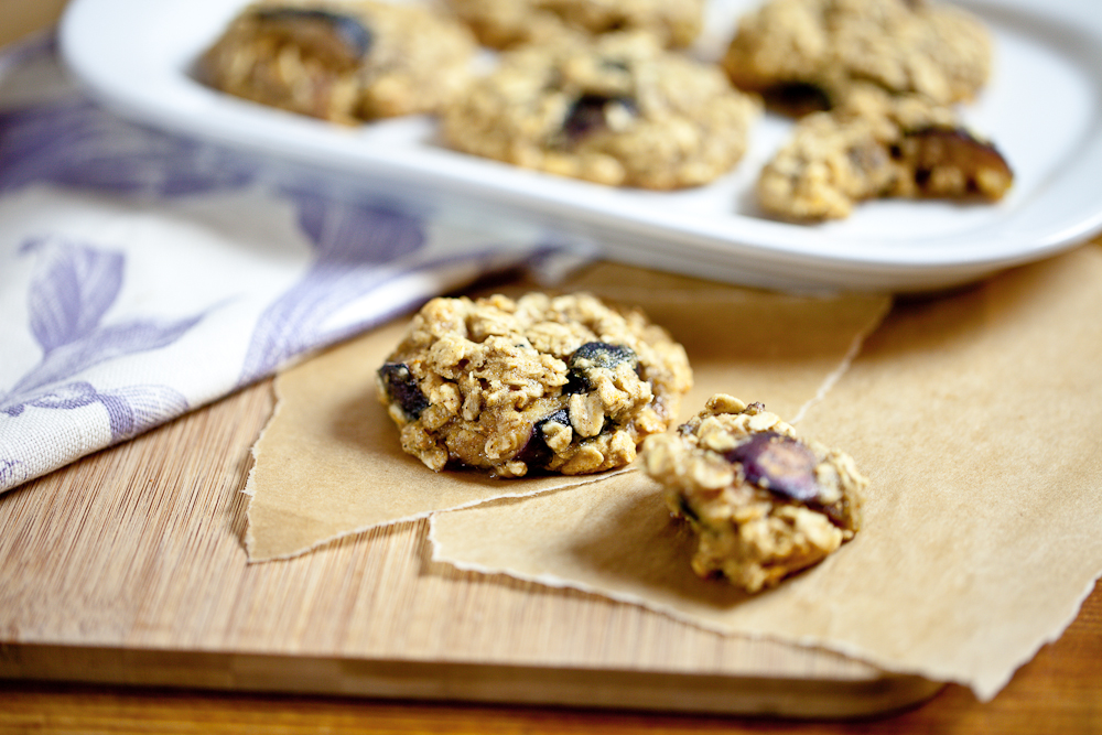 Cardamom Oatmeal Fig Cookies 