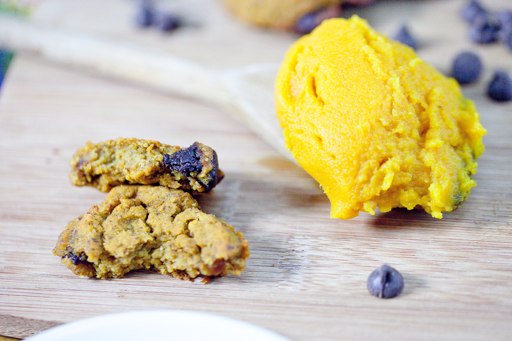 Flourless Pumpkin Chocolate Chip Cookies