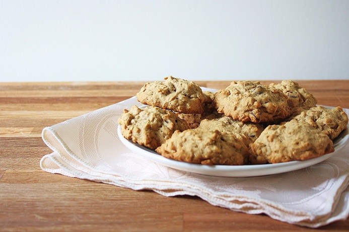 Caitlin's Applesauce Raisin Oatmeal Cookies