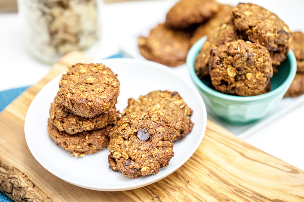 Chewy Apricot Almond Oatmeal Cookies