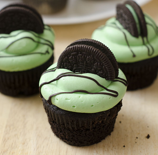 Mint Chocolate Oreo Cupcakes