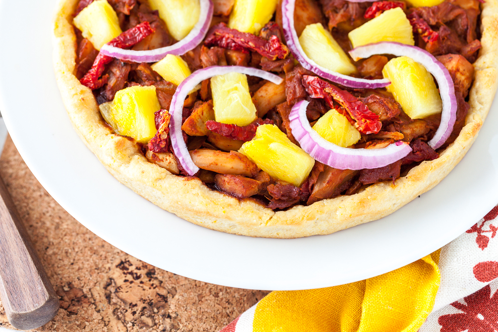 Hawaiian BBQ Jackfruit Pizza