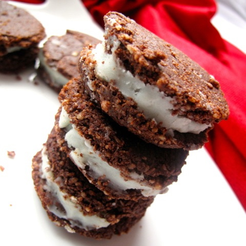 Gabby's Raw, Vegan Peppermint Oreos