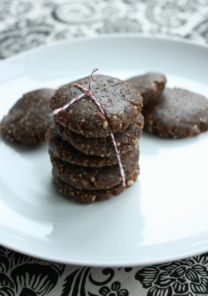 Gena's (Mostly) Raw, Vegan Gingerbread Cookies