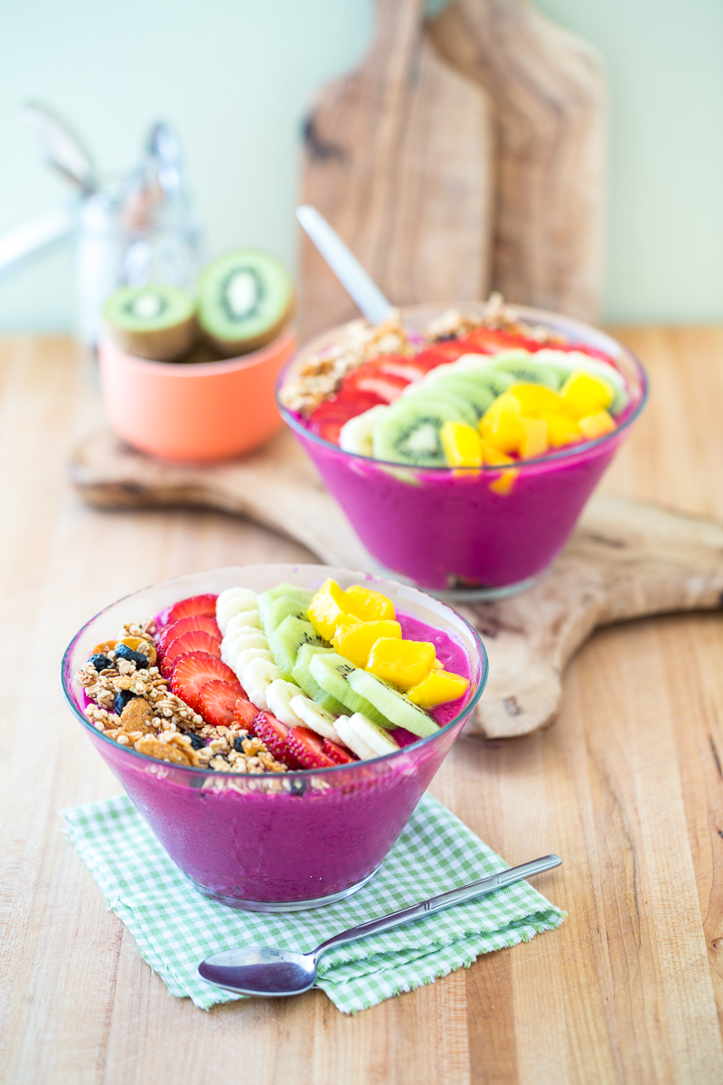 Dragonberry Yogurt Smoothie Bowl –