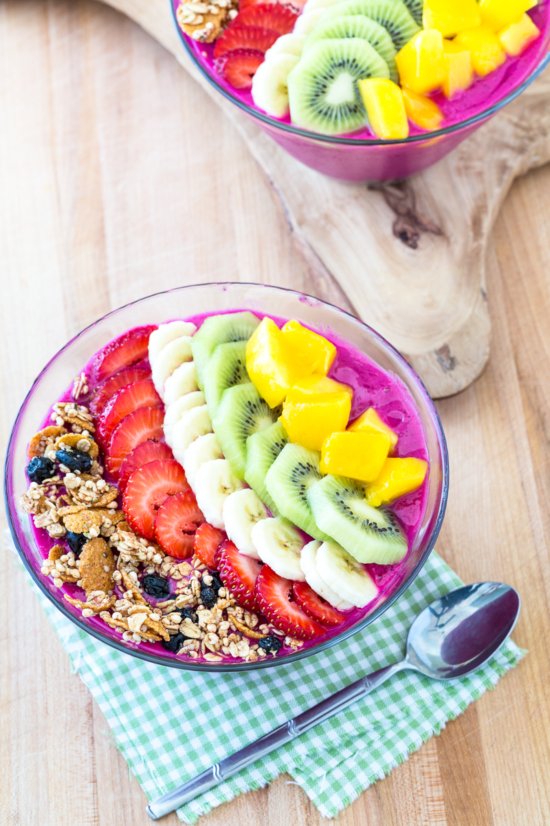 Dragon Fruit Smoothie Bowl