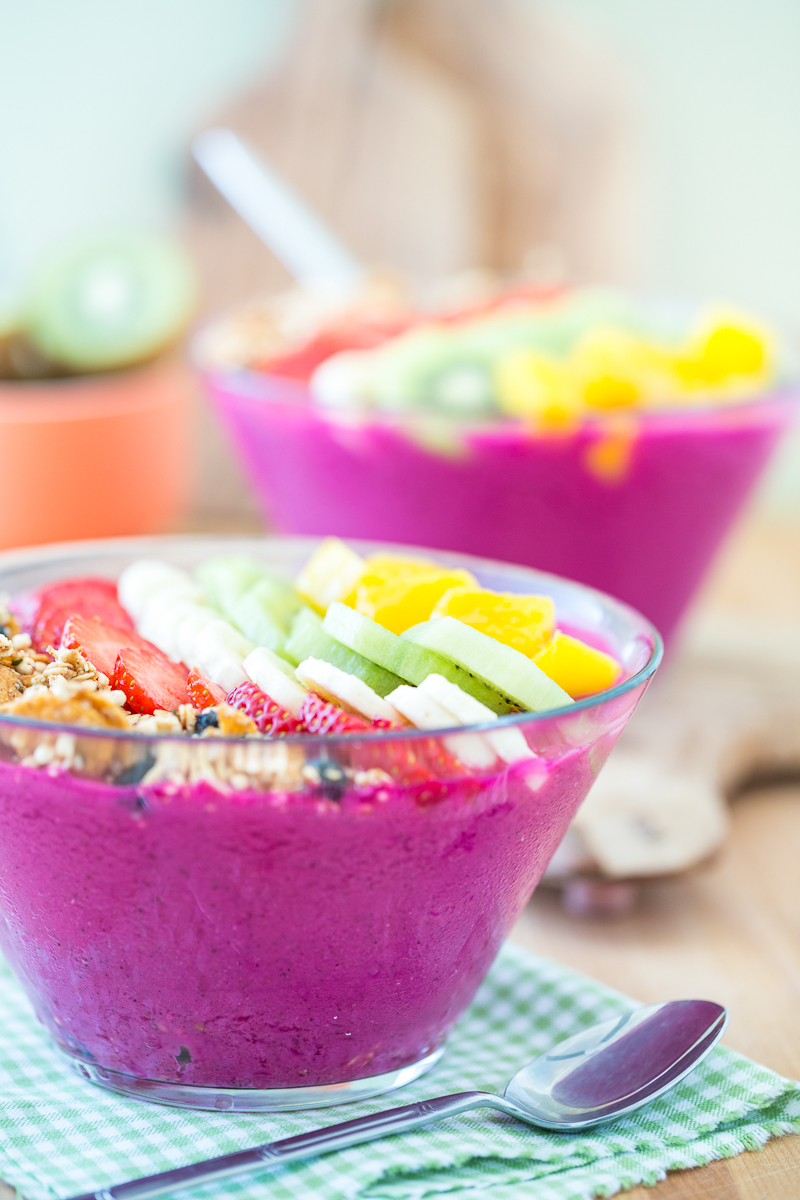 Dragon Fruit Smoothie Bowl