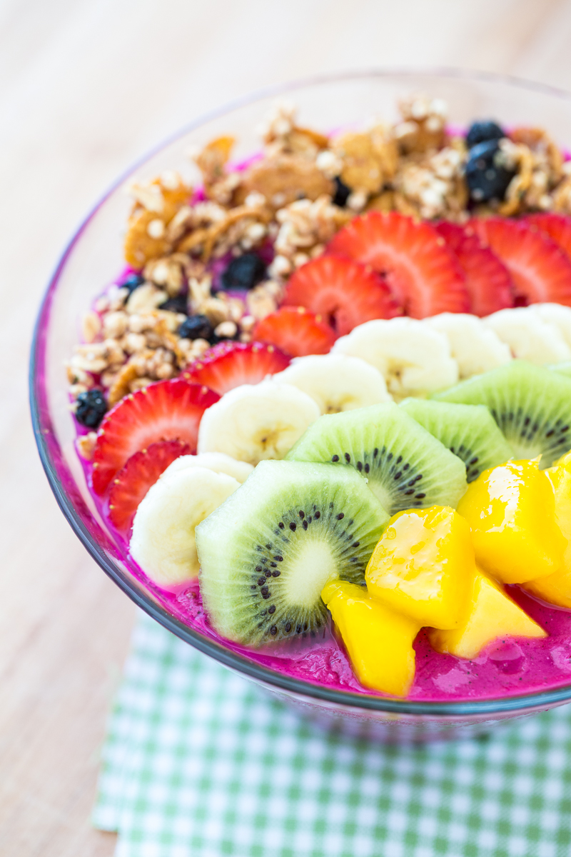 Dragon Fruit Smoothie Bowl