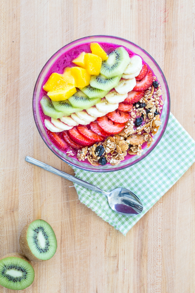 Dragon Fruit Smoothie Bowl + The NuNatural Giveaway Winners! |