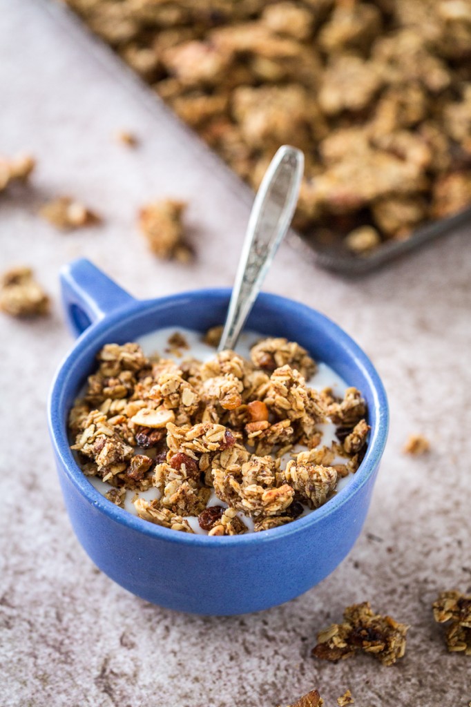 Savory Curry Cashew Granola