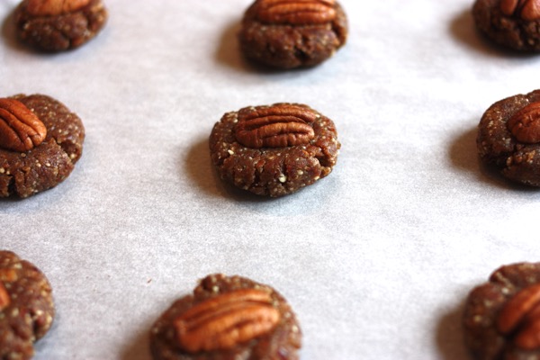 Gena's Raw Pecan Sandies