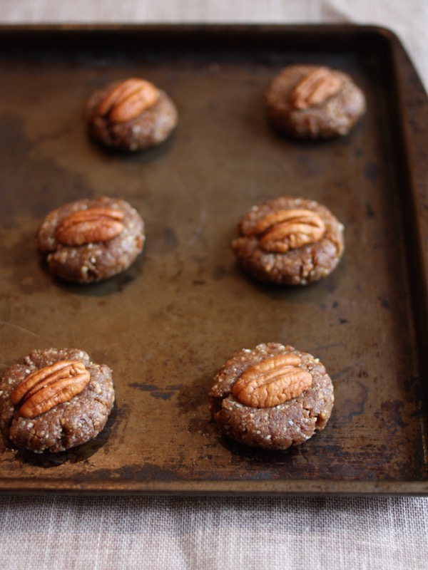 Gena's Raw Pecan Sandies