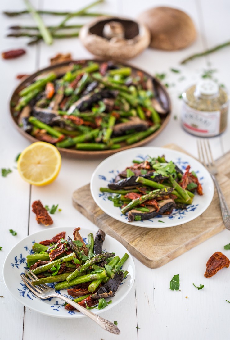 Portobello and Asparagus Salad with Sun-Dried Tomatoes