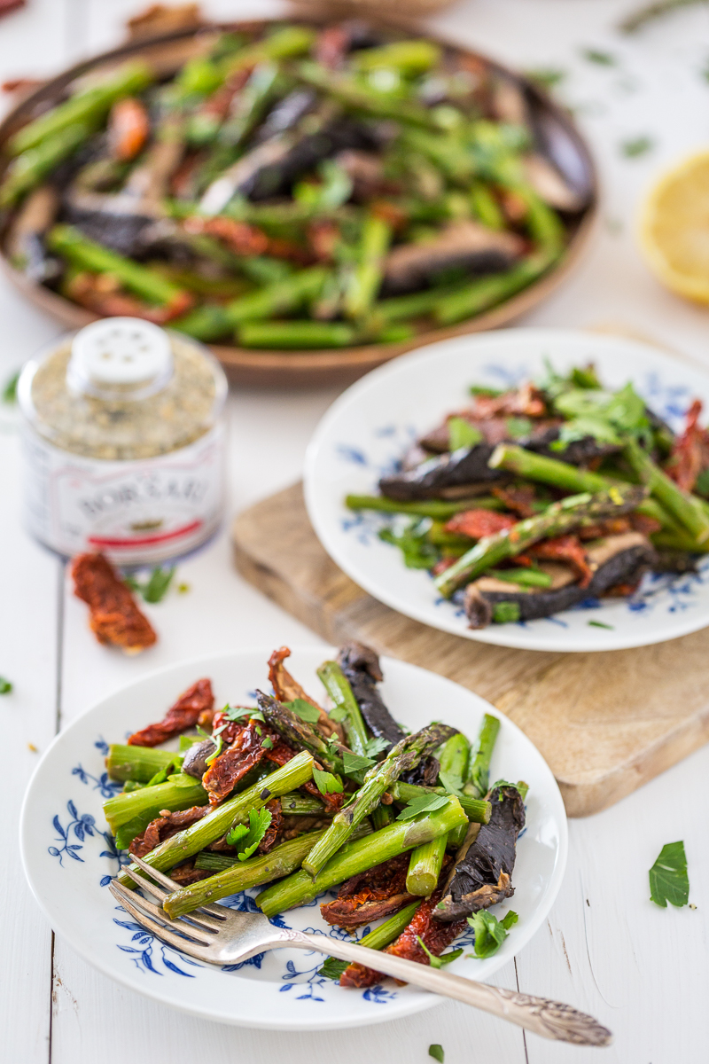 Portobello and Asparagus Salad with Sun-Dried Tomatoes