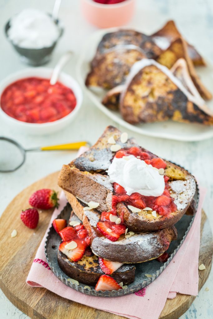 Vanilla French Toast with Strawberry Sauce