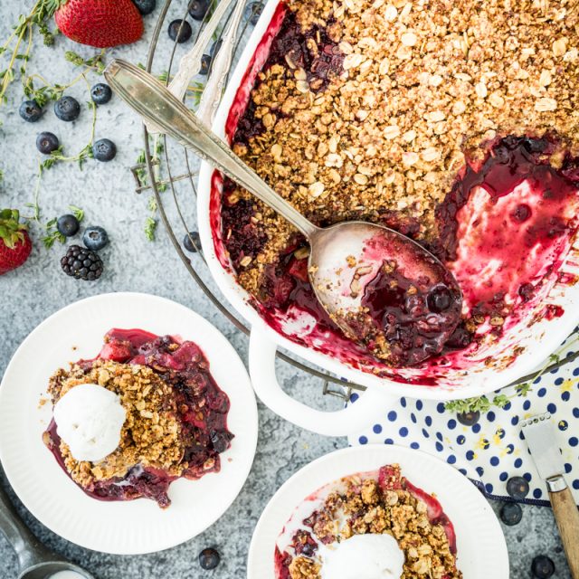 Lemon-Thyme Berry Crisp